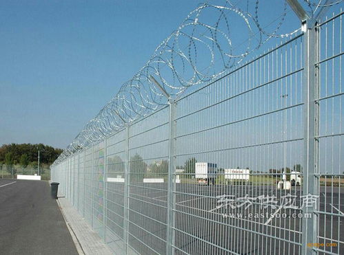 河北華久刀片刺繩護(hù)欄網(wǎng) 專業(yè)防護(hù)網(wǎng)的生產(chǎn)與應(yīng)用